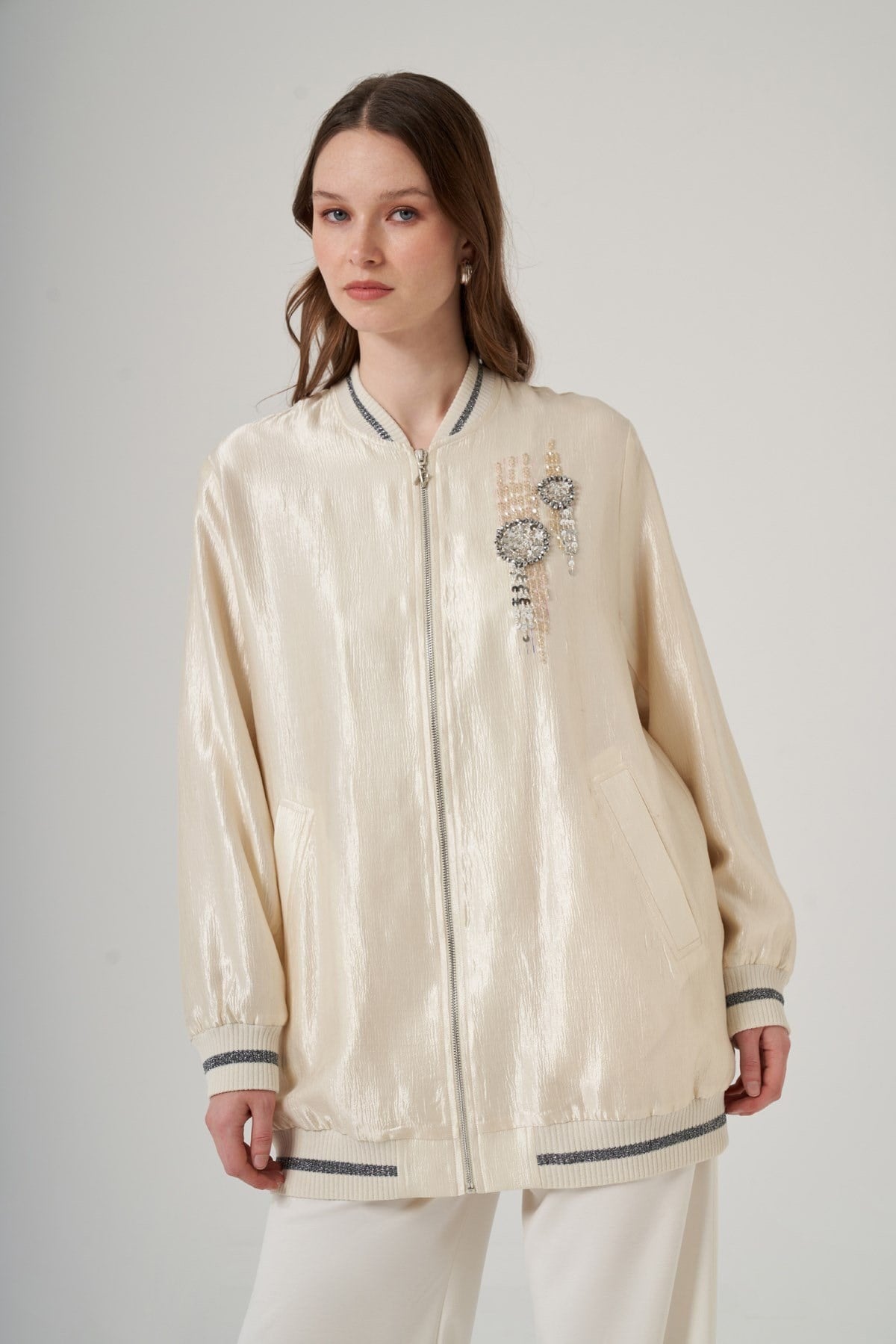 Nuss 6038 Taş İşlemeli Jakar Bamber Kap Ekru