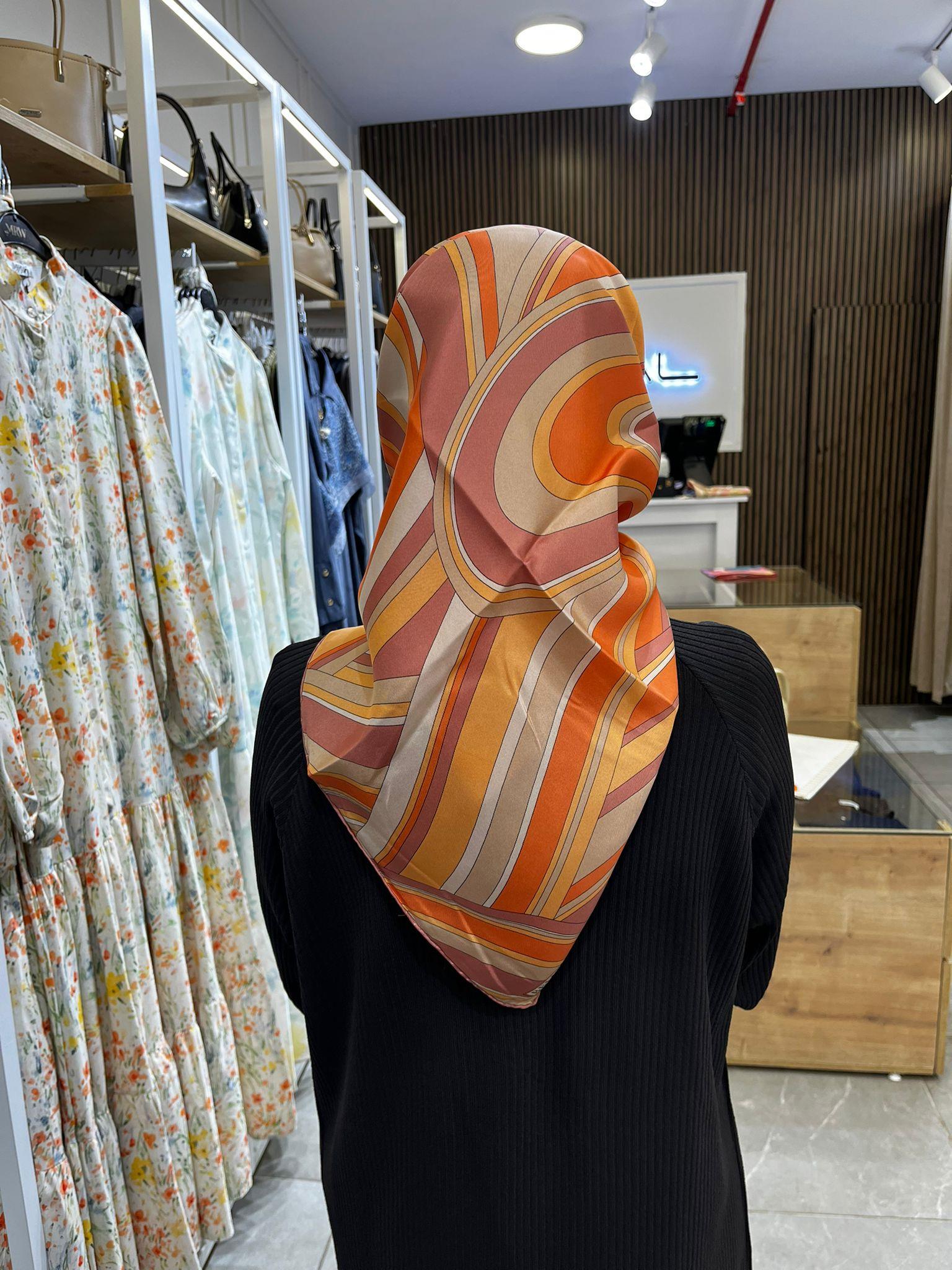 Belli Turuncu Geometrik Desen %100 Twill İpek Eşarp 4311-33