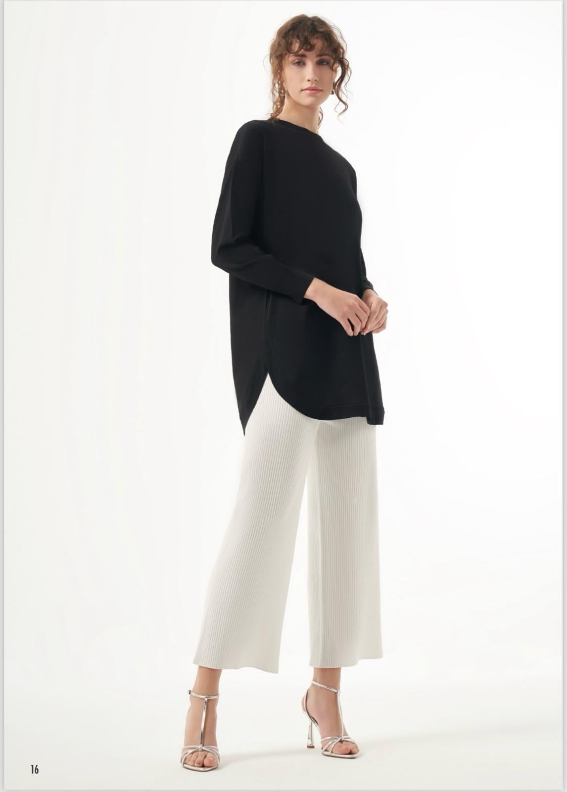 Nuss Oval Kesim Tunik 1200 Siyah