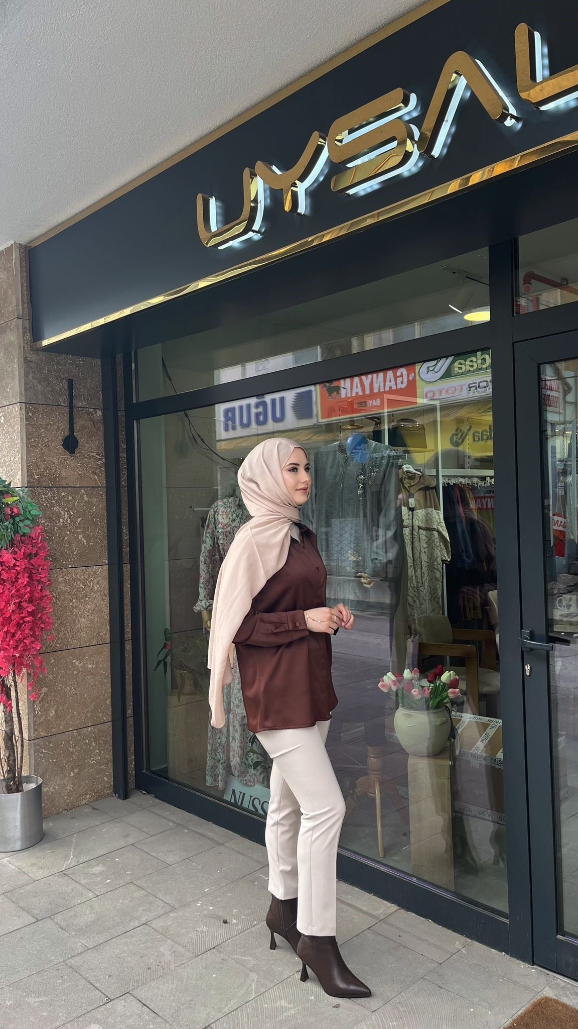 Yusuf Özdemir Beli Kemerli Kumaş Pantolon 1169 Taş