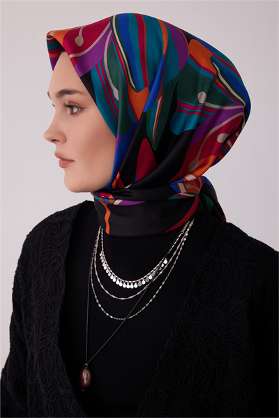 Belli Siyah Çiçek Deseni %100 Twill İpek Eşarp 4410-57