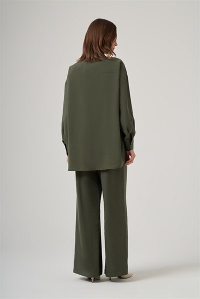 Nuss 1063 Tek Cep Kapak Detaylı Tencel Kumaş Gömlek Yaka Pantolonlu Takım Yeşil