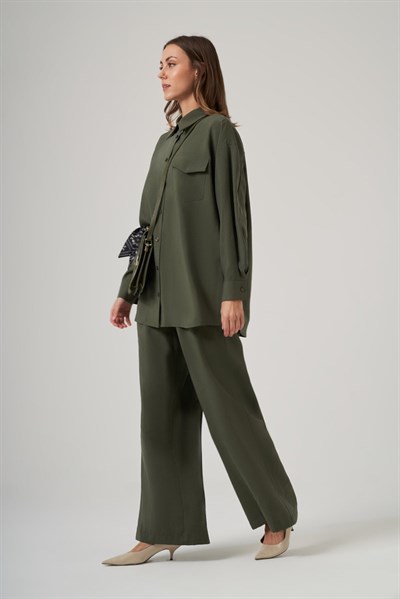 Nuss 1063 Tek Cep Kapak Detaylı Tencel Kumaş Gömlek Yaka Pantolonlu Takım Yeşil