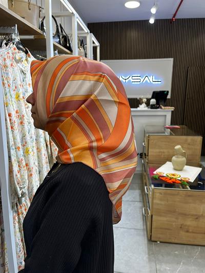 Belli Turuncu Geometrik Desen %100 Twill İpek Eşarp 4311-33