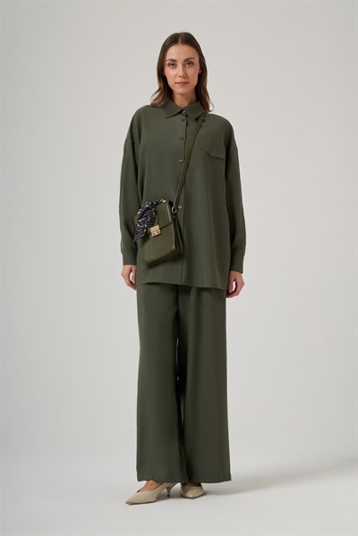 Nuss 1063 Tek Cep Kapak Detaylı Tencel Kumaş Gömlek Yaka Pantolonlu Takım Yeşil