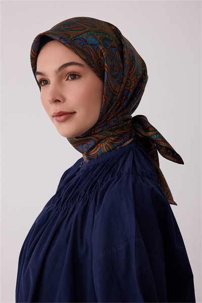 Belli Çok Renkli Etnik Desen %100 Twill İpek Eşarp 4404-84