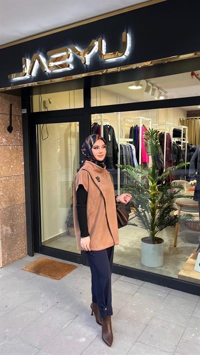 Qmash 02911 Süet Süveter Camel – Yaprak İşleme Detaylı Dik Yaka