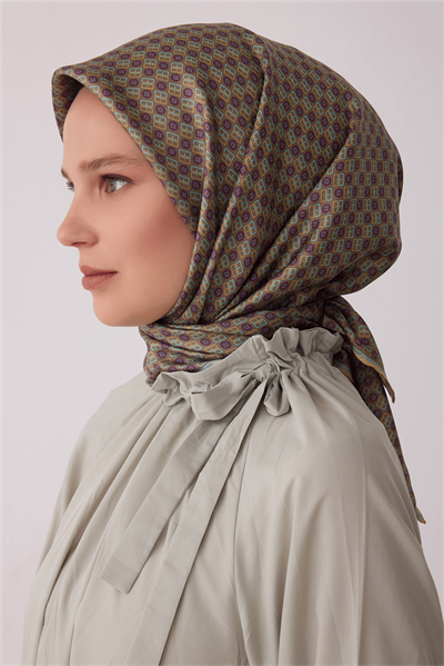 Belli Yeşil Monogram Desen %100 Twill İpek Eşarp 4418-38