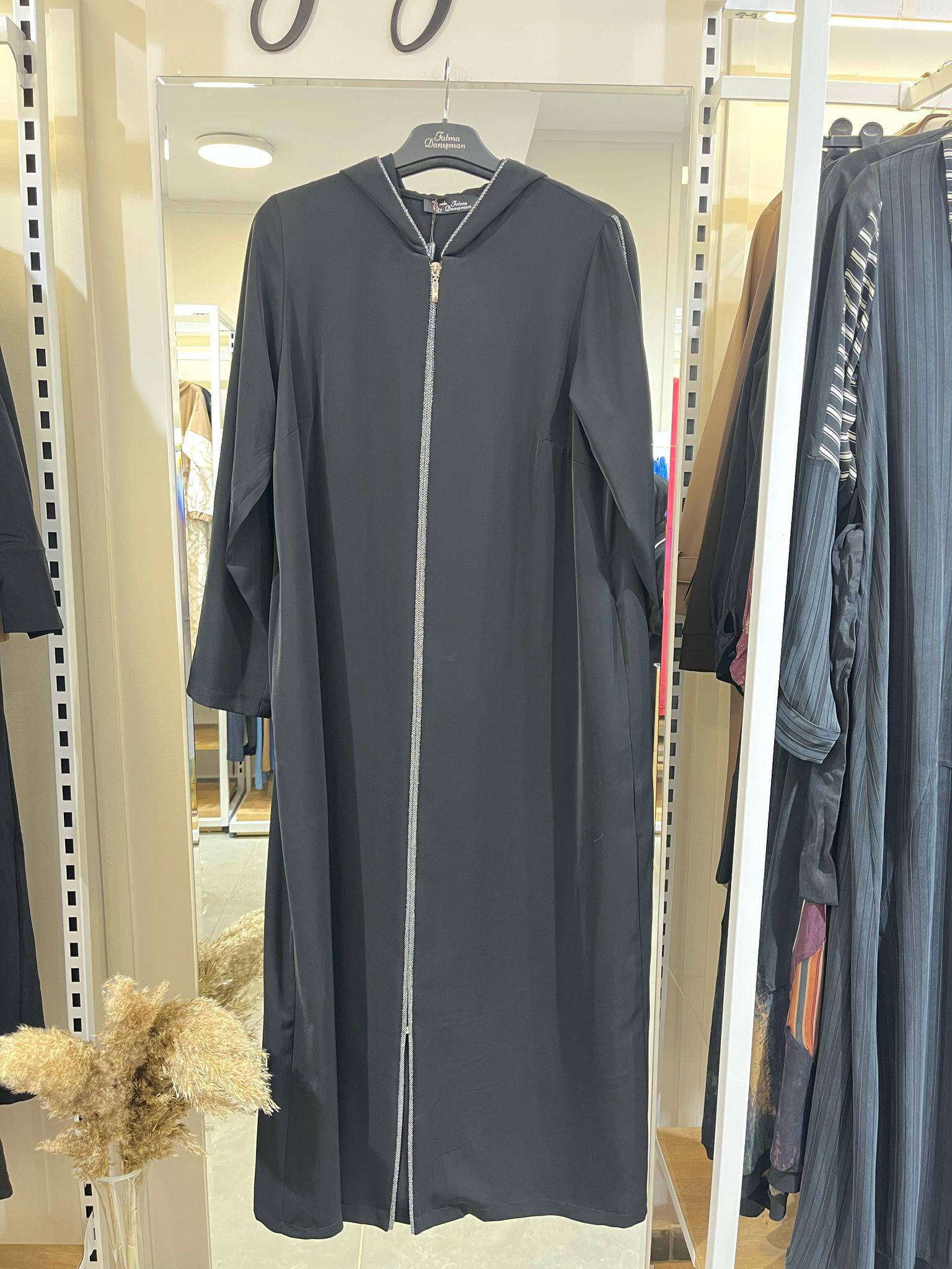 Fatma Danışman Kapşonlu Biyeli  Ferace Siyah 12408