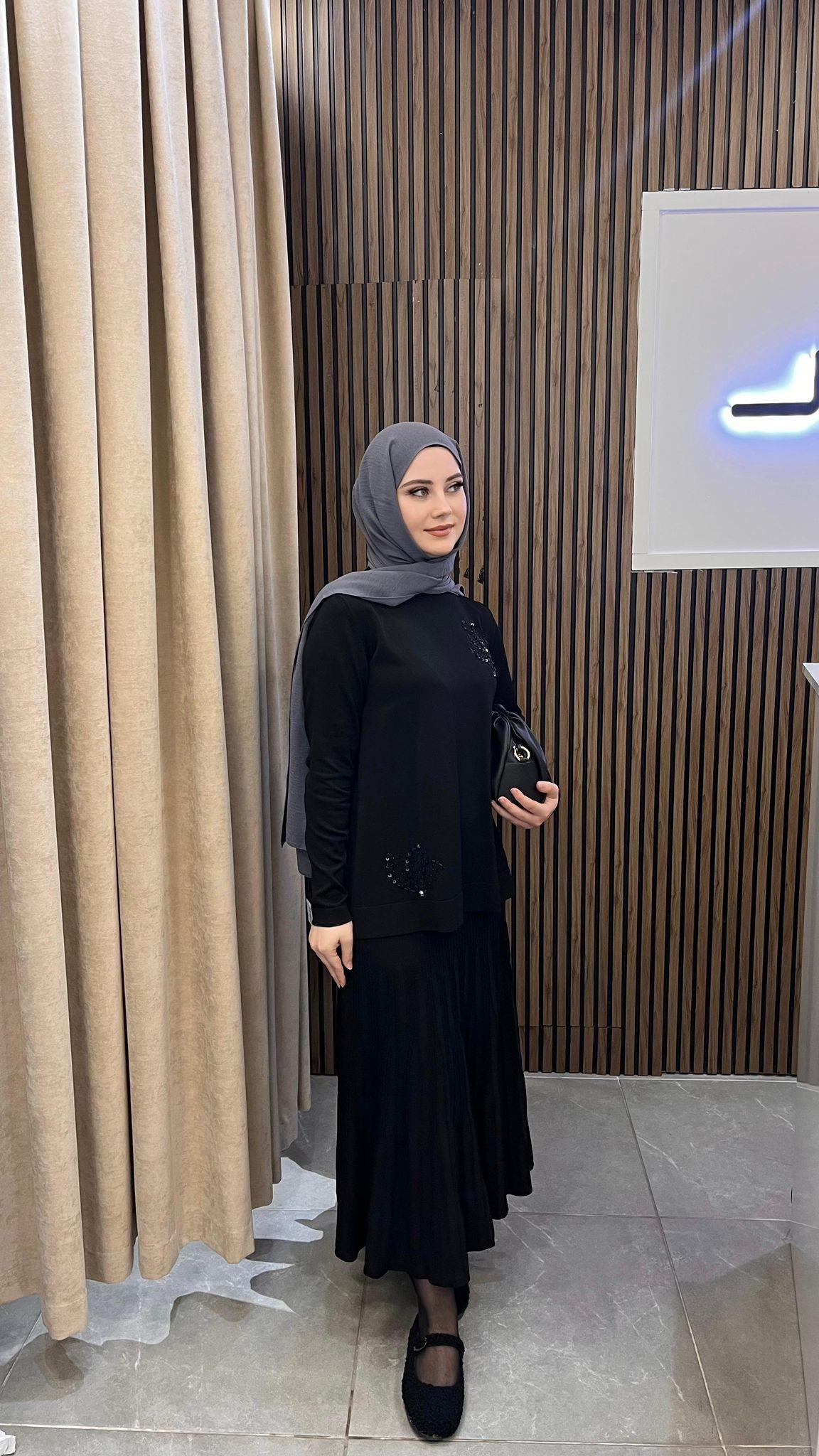 Nuss 1352 Boncuk İşlemeli Etekli Takım SiyahEtekli TakımNussUYT0003740NussNuss 1352 Boncuk İşlemeli Etekli Takım Siyah