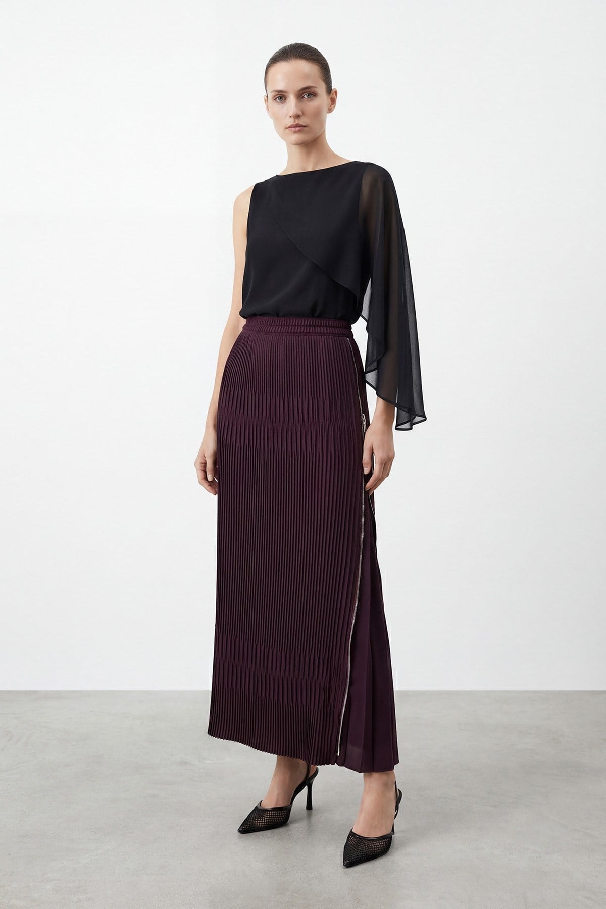 Puane Kadın Pileli Yırtmaçlı Etek MürdümEtekPuane3981PuanePuane Kadın Pileli Yırtmaçlı Etek Mürdüm