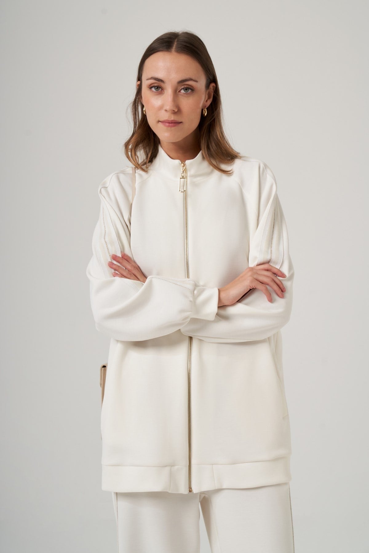 Nuss 1092 Şerit Detaylı Önden Full Fermuarlı Pantolonlu Takım EkruPantolonlu TakımNuss3931NussNuss 1092 Şerit Detaylı Önden Full Fermuarlı Pantolonlu Takım Ekru