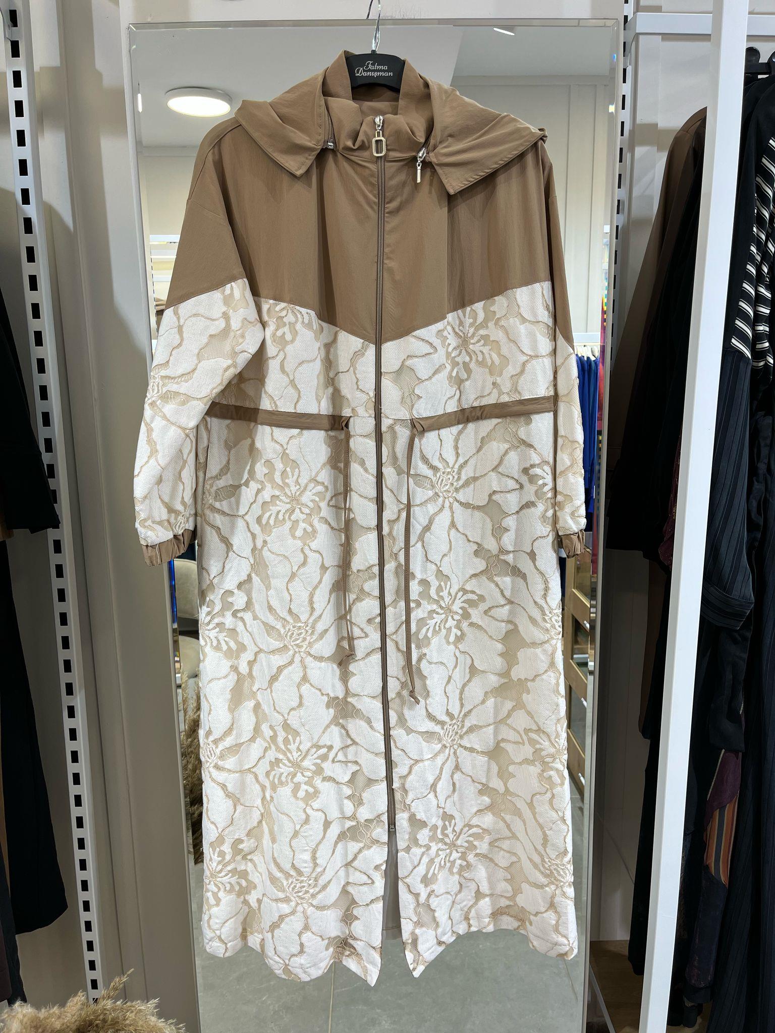 Fatma Danışman Dantel Gornili Yağmurluk Kap 2705