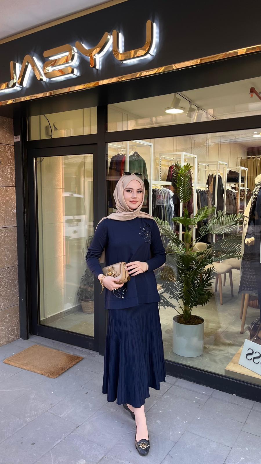 TİCİMAXEtekli TakımNussUYT0003762NussNuss 1352 Boncuk İşlemeli Etekli Takım Lacivert
