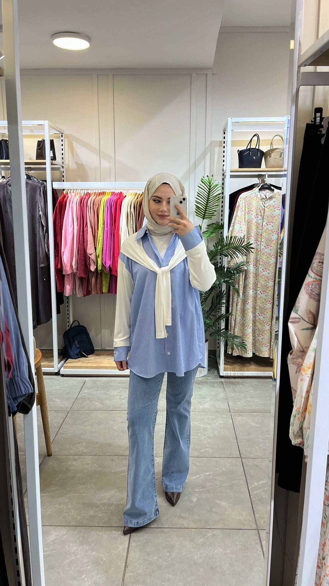 La Carte İspantol Paça Kot Pantolon Açık Mavi-Kim 4000-DPantolonLa Carte3968La CarteLa Carte İspantol Paça Kot Pantolon Açık Mavi-Kim 4000-D