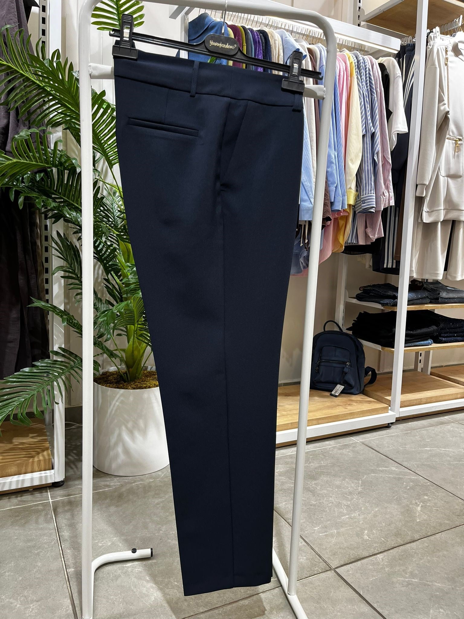 Yusuf Özdemir Beli Kemerli Kumaş Pantolon 1169 LacivertPantolonYusuf Özdemir3976Yusuf ÖzdemirYusuf Özdemir Beli Kemerli Kumaş Pantolon 1169 Lacivert