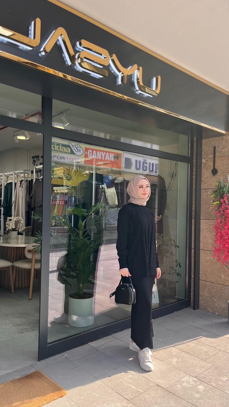 Nuss 1350 Kazayağı Desenli Takım SiyahEtekli TakımNussUYT0003668NussNuss 1350 Kazayağı Desenli Takım Siyah