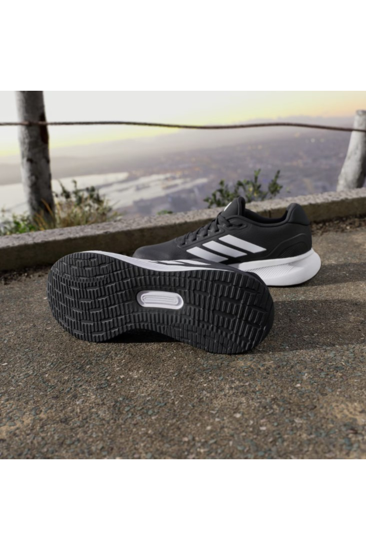 Adidas IH7758 RUNFALCON 5 Erkek Yürüyüş Ayakkabısı Siyah Beyaz