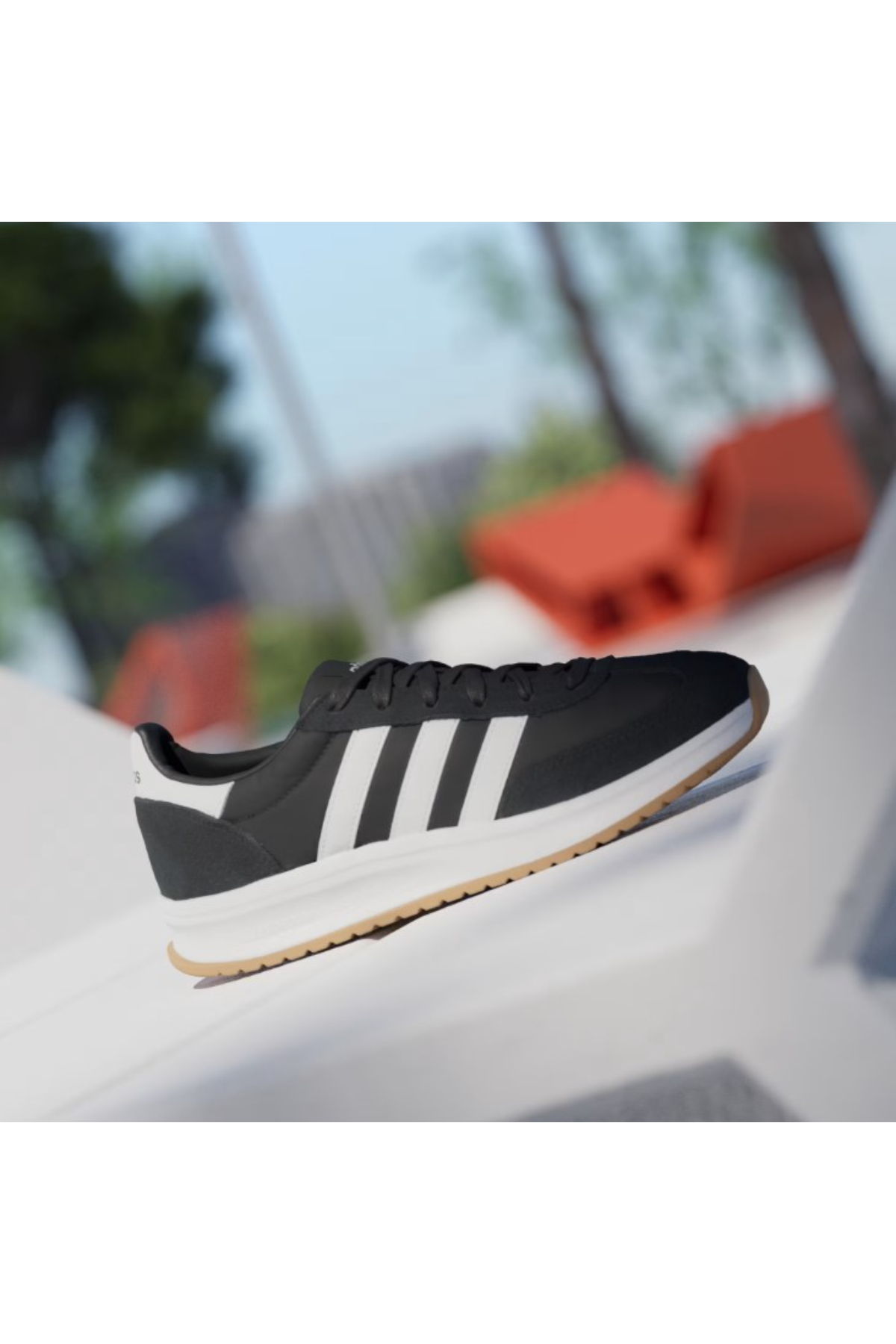 Adidas IH8595 RUN 70s 2.0 Kadın Yürüyüş Ayakkabısı Siyah Beyaz