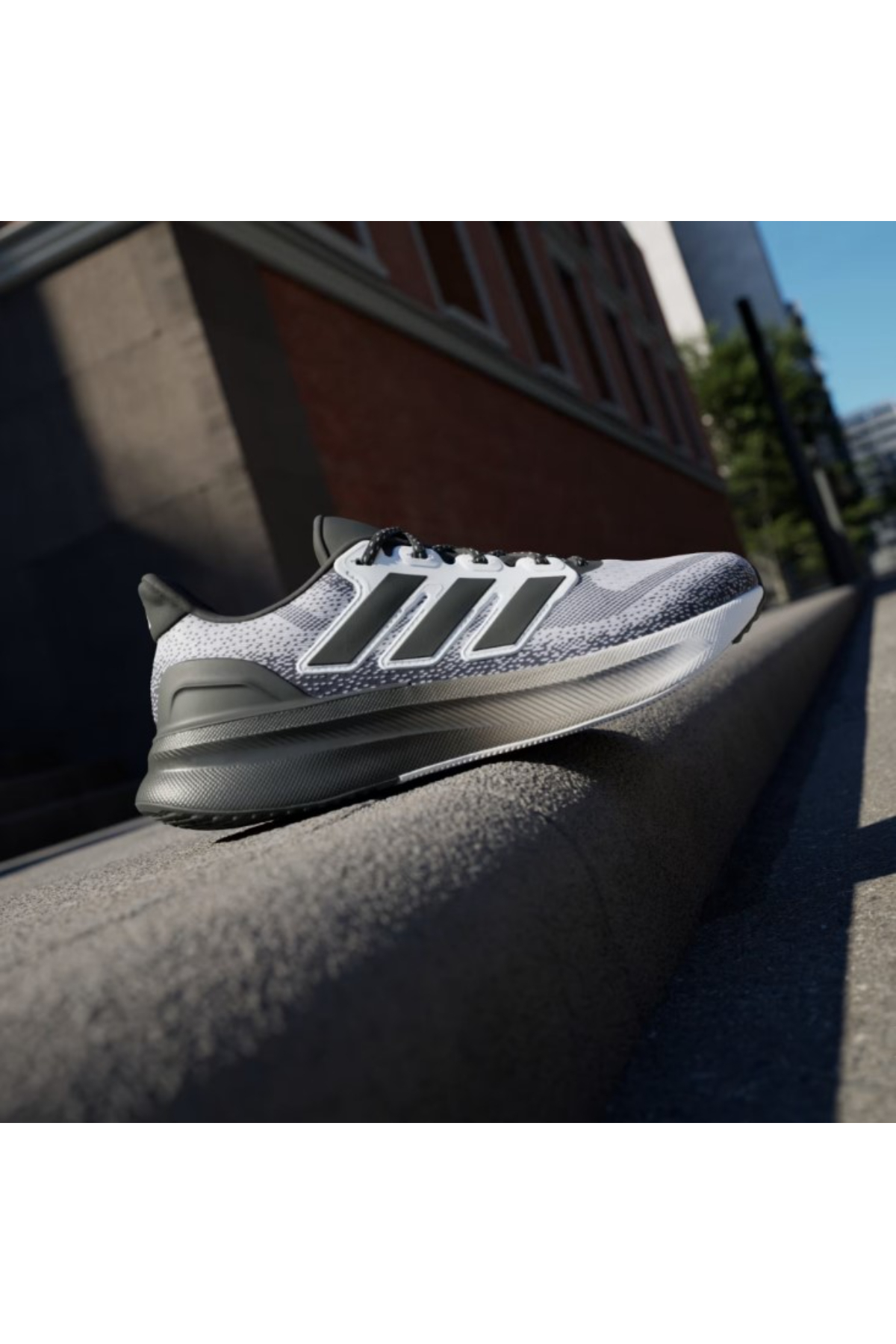 Adidas JS2836  ULTRARUN 5 Erkek Yürüyüş Ayakkabısı Siyah Beyaz