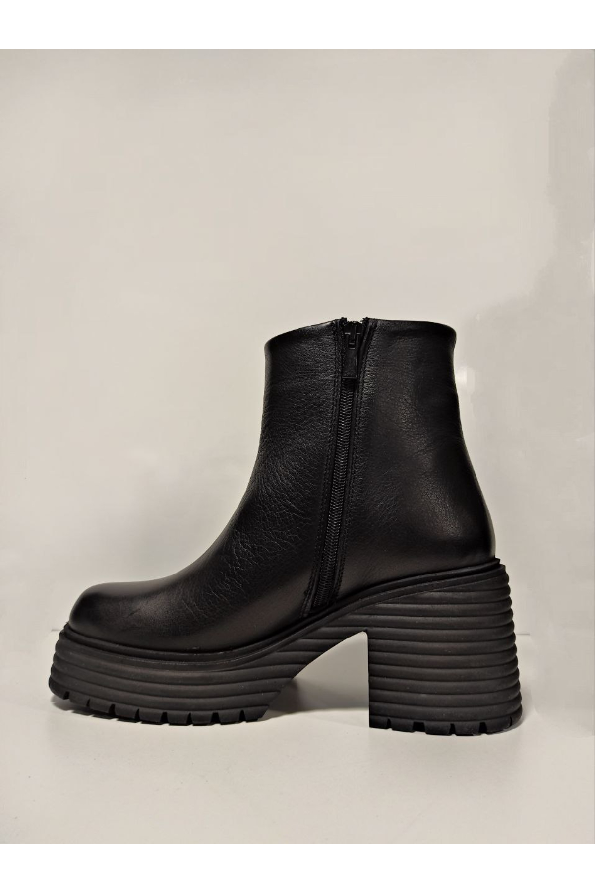 Castle Black 543622-1 Hakikki Deri Kadın Botu Siyah