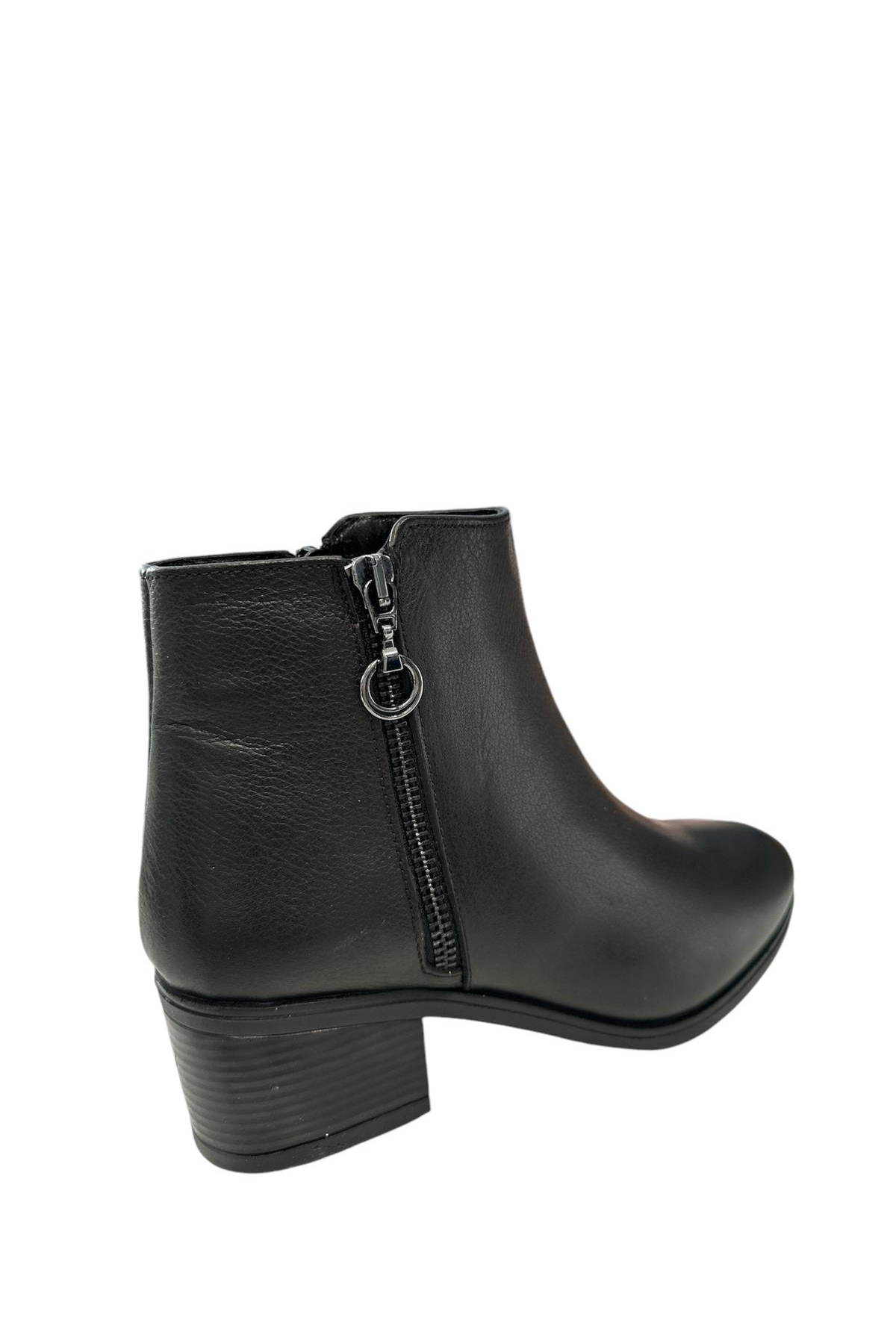Castle Black YLDZ-87504-1 Kadın Hakkiki Deri Klasık Bot Siyah