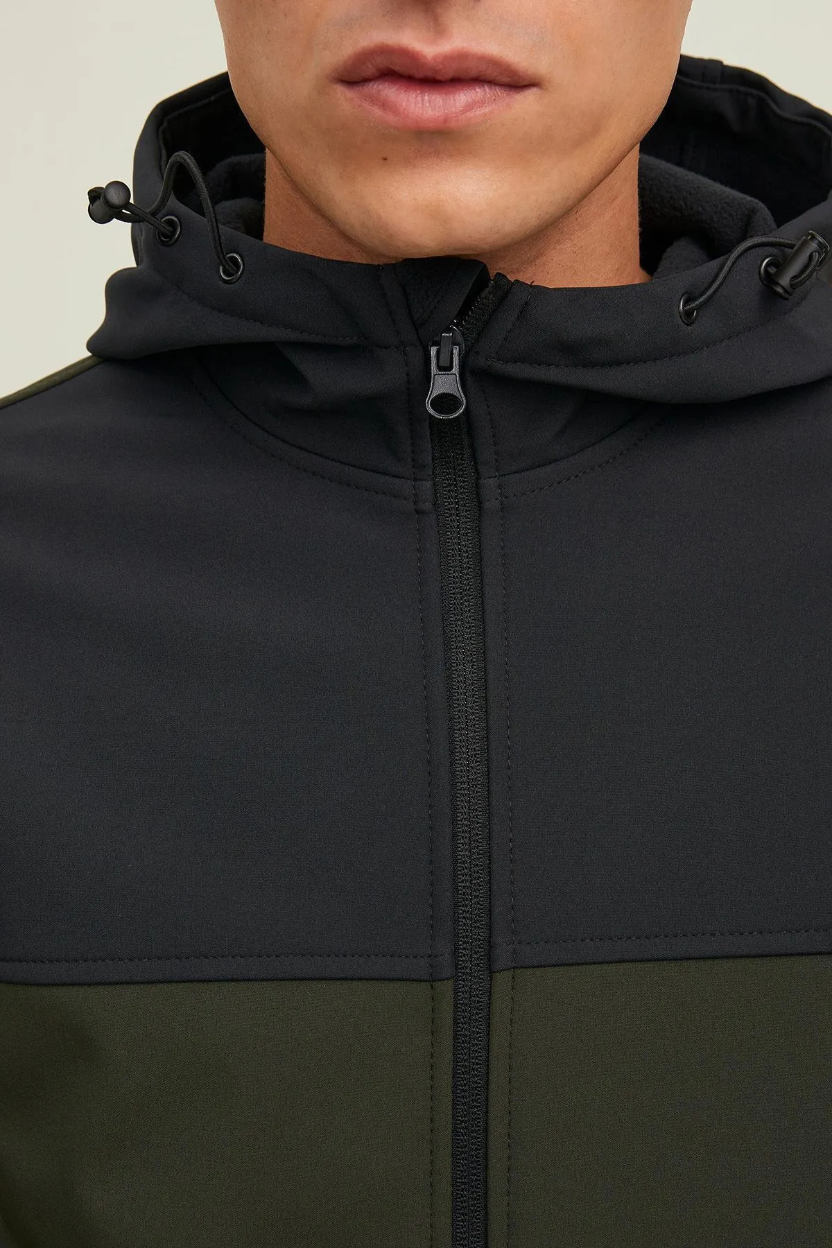 Jack&Jones 12212363  JJEmarvin Hood Softshell Noos Erkek Haki Ceket Haki Siyah