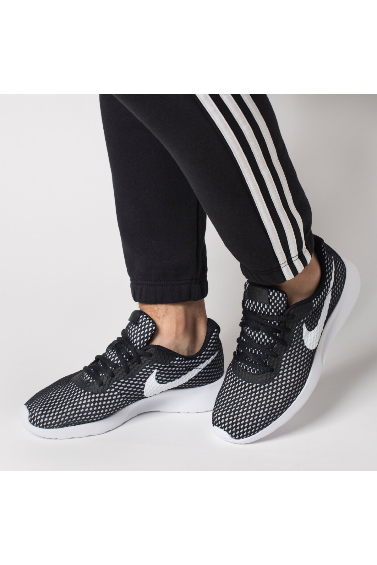 Nike 844887-012 Tanjun Se Erkek Spor Ayakkabı Siyah Beyaz