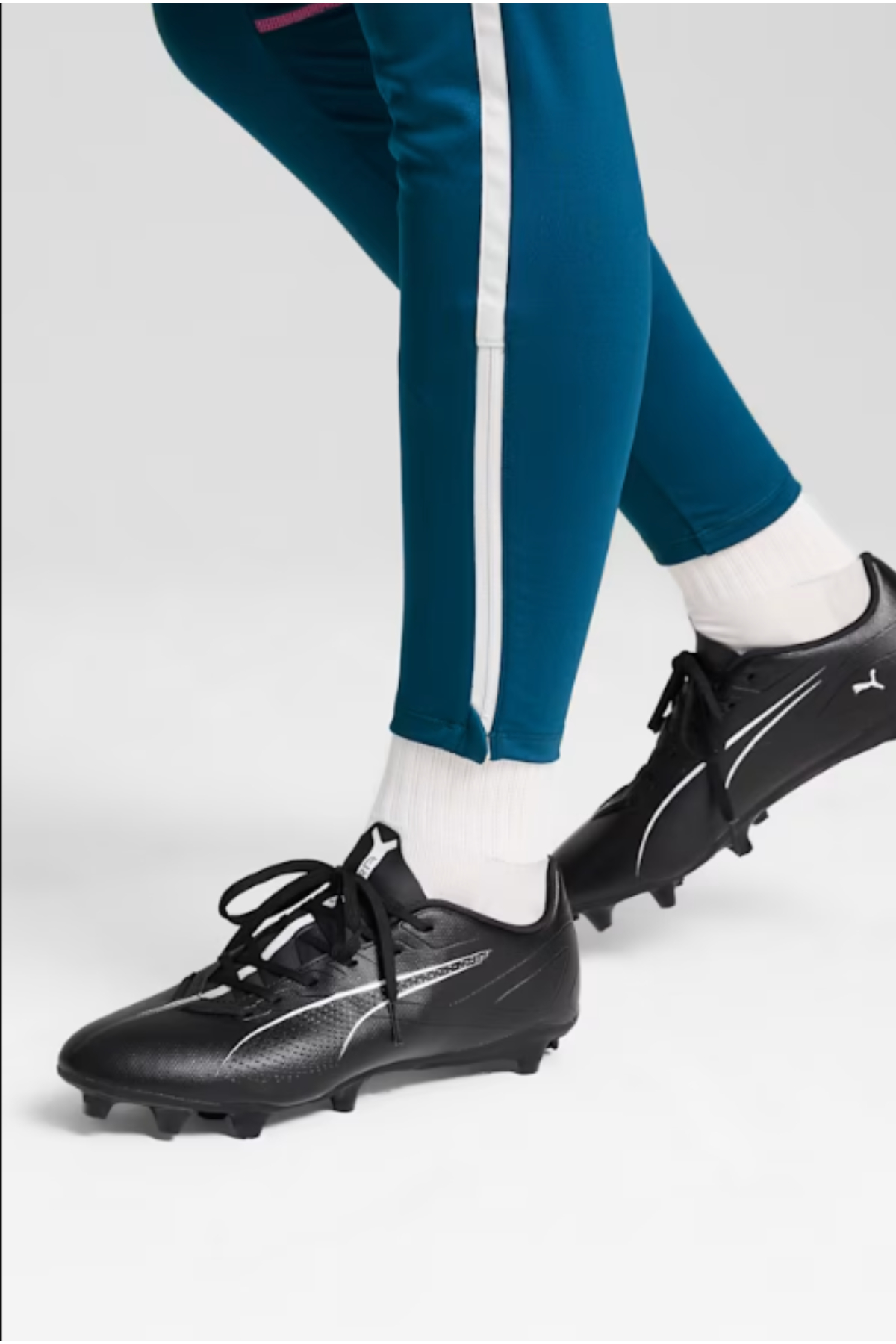 Puma 107689 02 ULTRA 5 PLAY FG/AG Erkek Krampon Siyah Beyaz