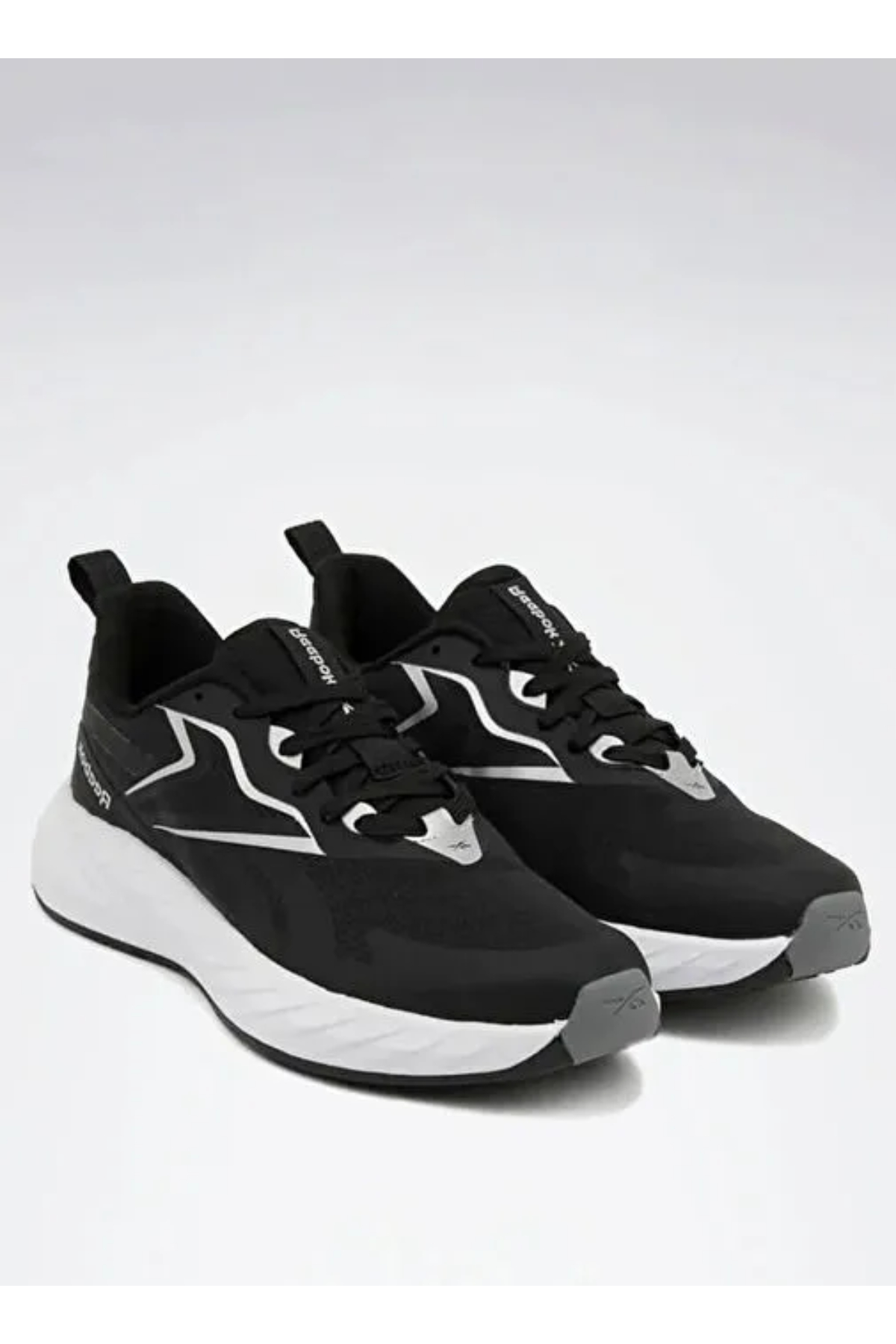 Reebok 100250388 VERSE Kadın Yürüyüş Ayakkabısı Siyah Beyaz