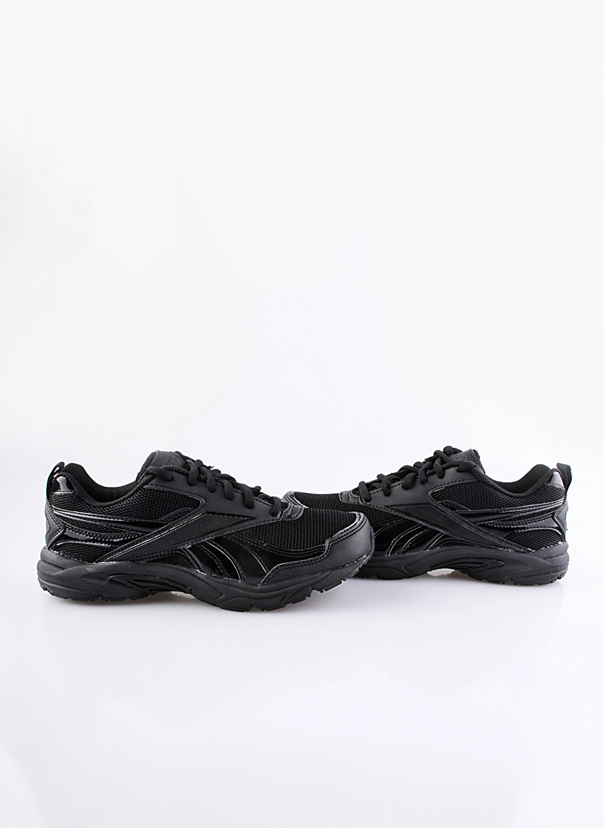 Reebok Negotiator J83347 Kadın Yürüyüş Ayakkabısı Siyah