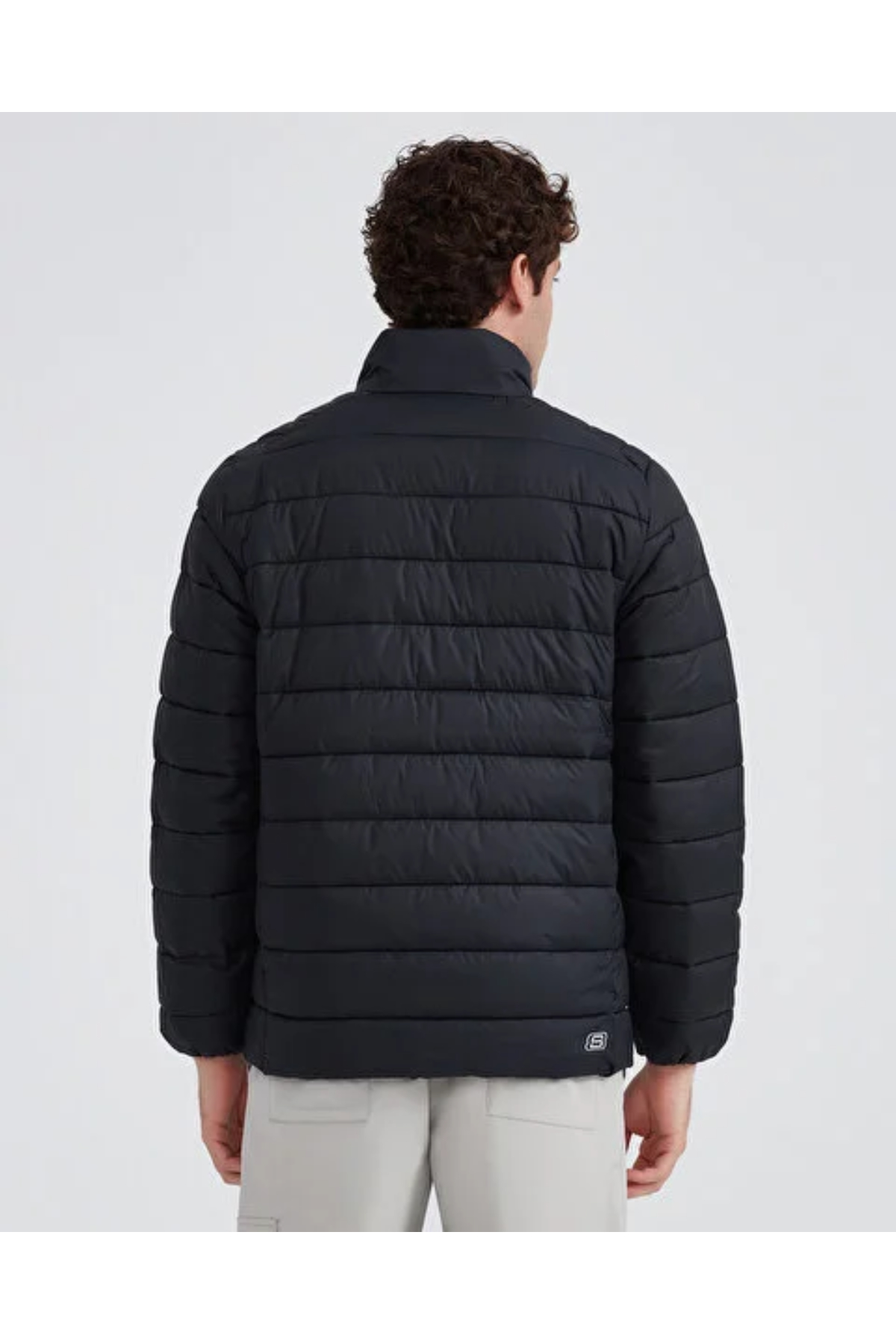 Skechers S231242-3817 M Essential Outerwear Padded Jacket Erkek Şişme Mont Siyah