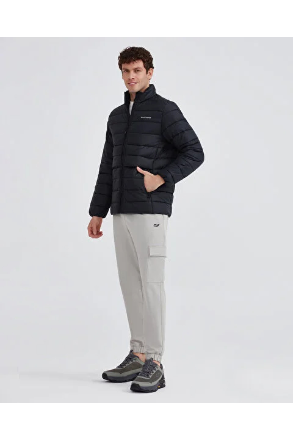 Skechers S231242-3817 M Essential Outerwear Padded Jacket Erkek Şişme Mont Siyah