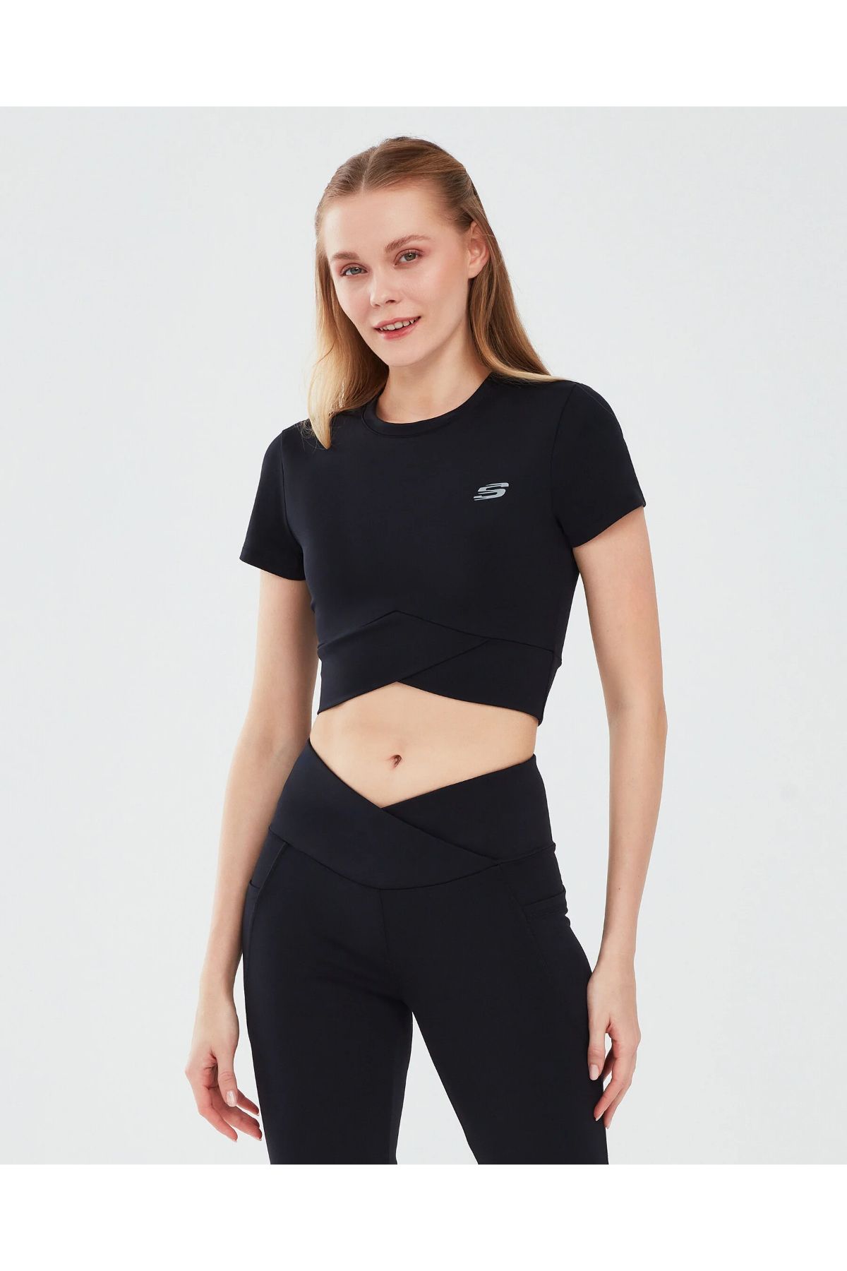 Skechers S241133-001 W Performance  Coll Crop Kadın Spor Crop Siyah