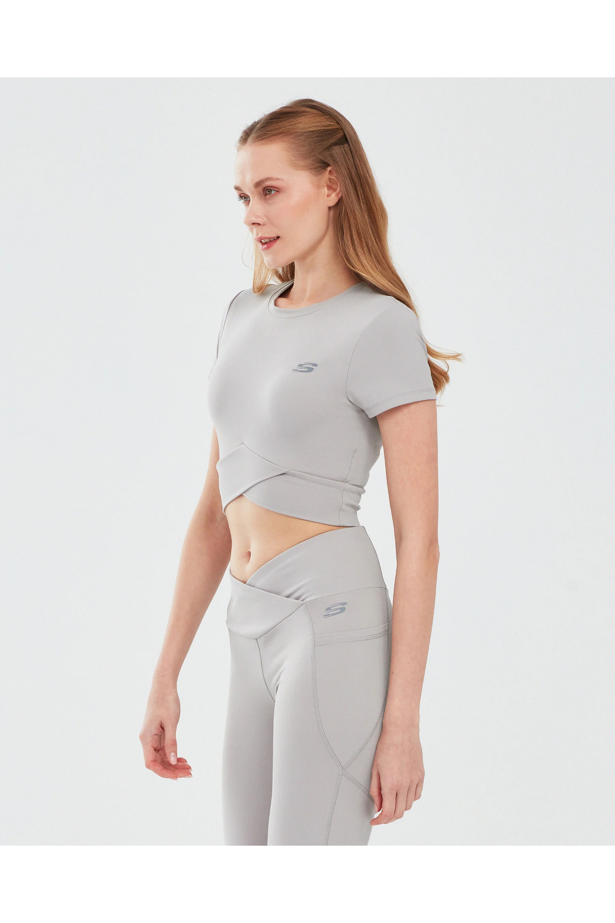 Skechers S241133-003 W Performance  Coll Crop Kadın Spor Crop bej