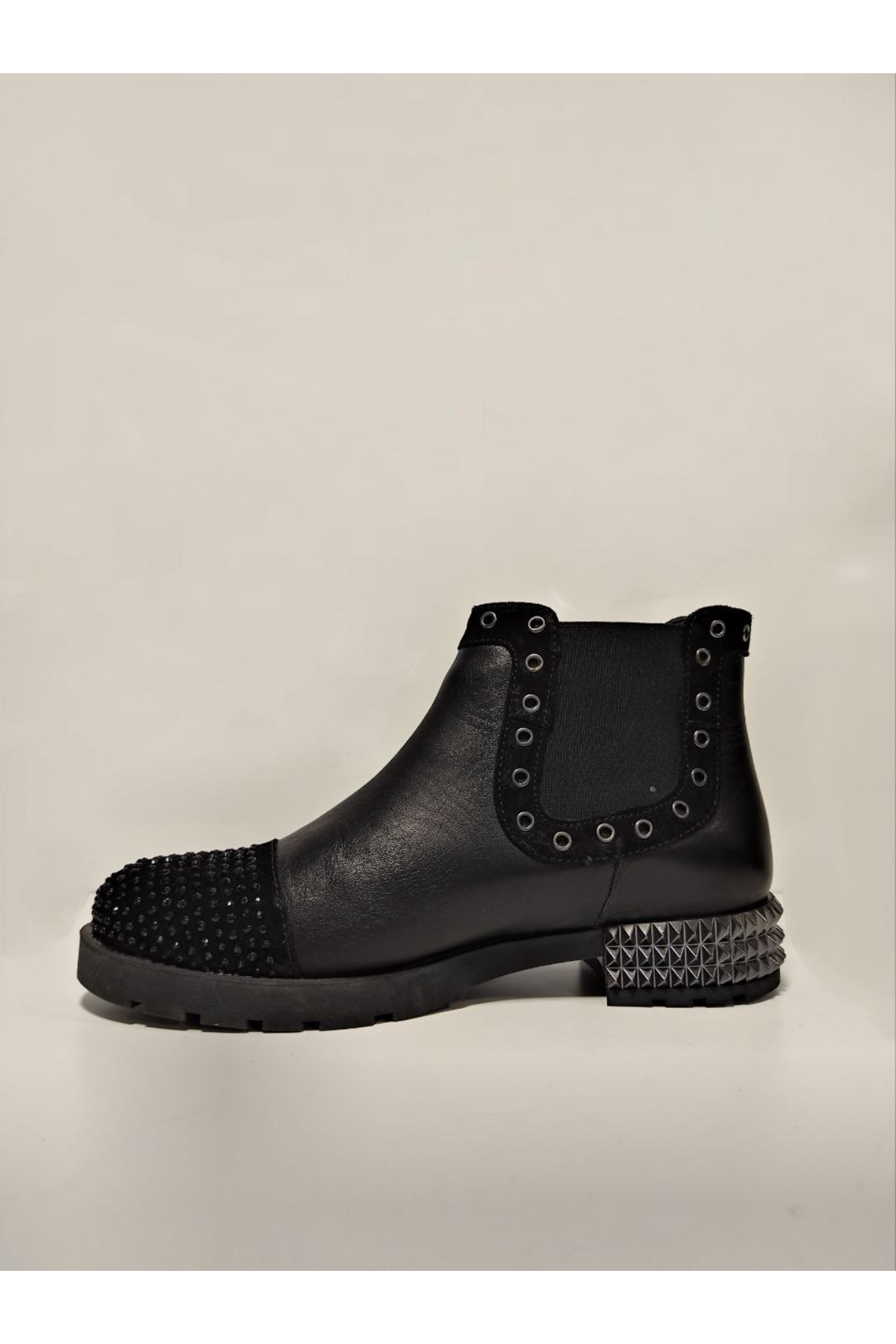 Venüs 17077505 Siyah Kadın Bot Siyah
