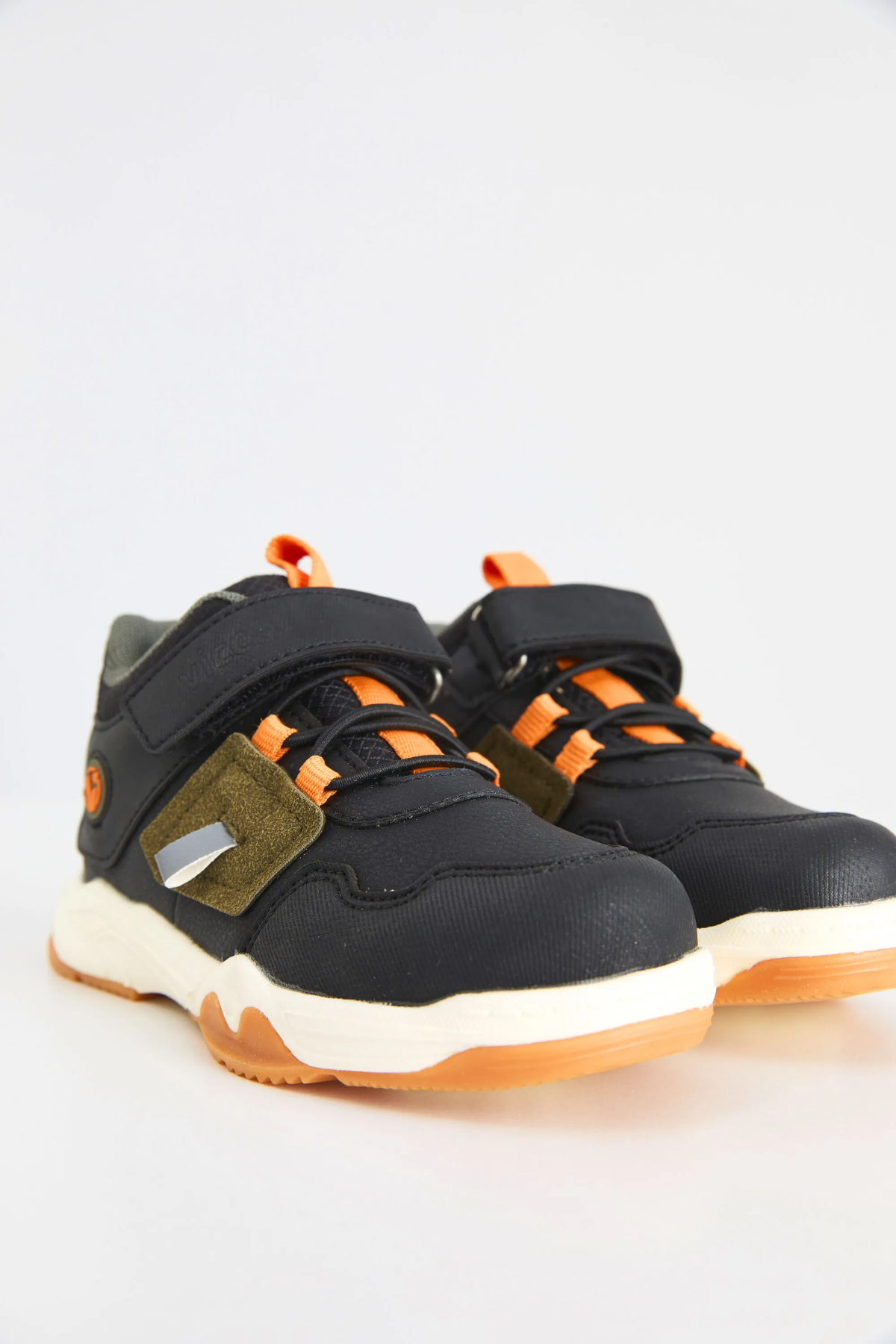 Vicco 946.B24K.440 Getto Çocuk Yürüyüş Ayakkabısı Siyah Beyaz