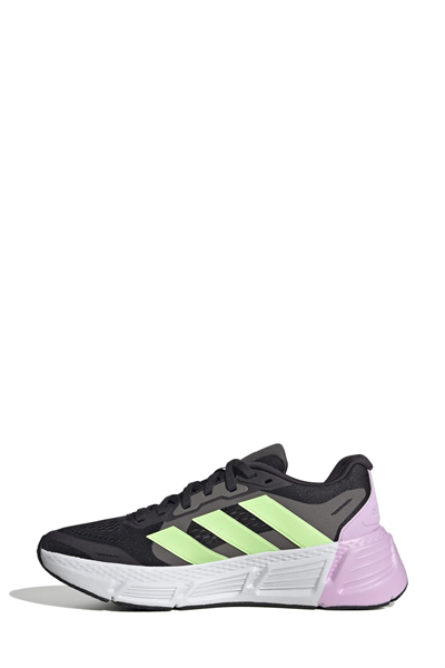 Adidas IE8116 QUESTAR Kadın Yürüyüş Ayakkabısı Siyah Beyaz