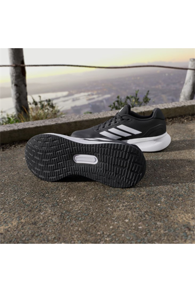 Adidas IH7758 RUNFALCON 5 Erkek Yürüyüş Ayakkabısı Siyah Beyaz
