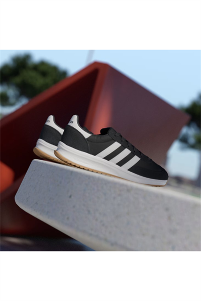 Adidas IH8595 RUN 70s 2.0 Kadın Yürüyüş Ayakkabısı Siyah Beyaz