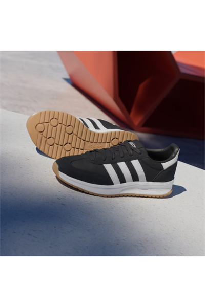 Adidas IH8595 RUN 70s 2.0 Kadın Yürüyüş Ayakkabısı Siyah Beyaz