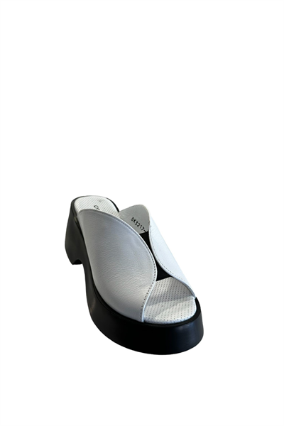 Castle Black 42614 Kadın Hakiki Deri Yazlık Terlik Beyaz