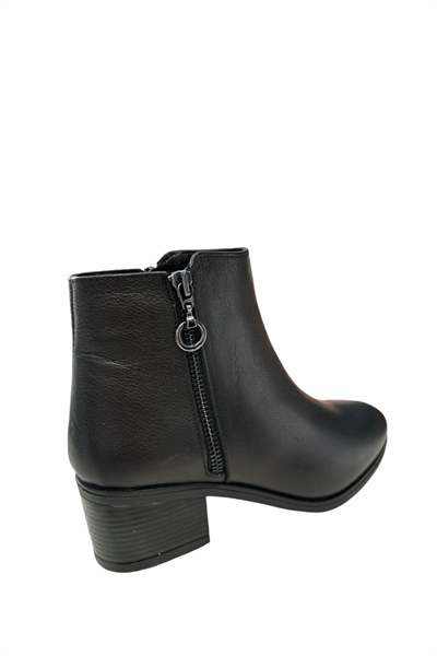 Castle Black YLDZ-87504-1 Kadın Hakkiki Deri Klasık Bot Siyah