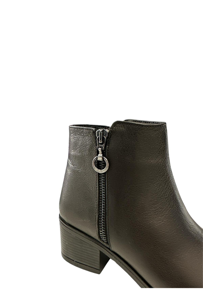 Castle Black YLDZ-87504-1 Kadın Hakkiki Deri Klasık Bot Siyah