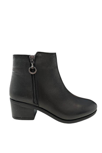 Castle Black YLDZ-87504-1 Kadın Hakkiki Deri Klasık Bot Siyah