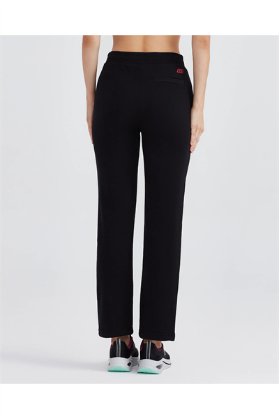 Skechers S232240-001 W Essential Regular Kadın Eşofman Altı Siyah