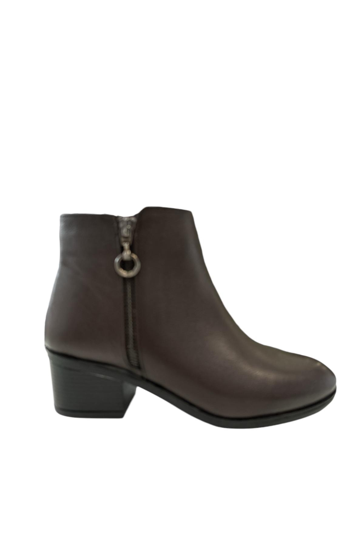 Castle Black YLDZ-87504-1 Kadın Hakiki Deri Klasik Bot Kahverengi