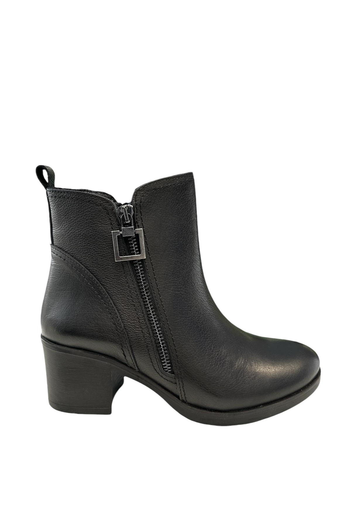 Castle Black YLDZ-92163-1 Kadın Hakiki Deri Klasik Bot Siyah