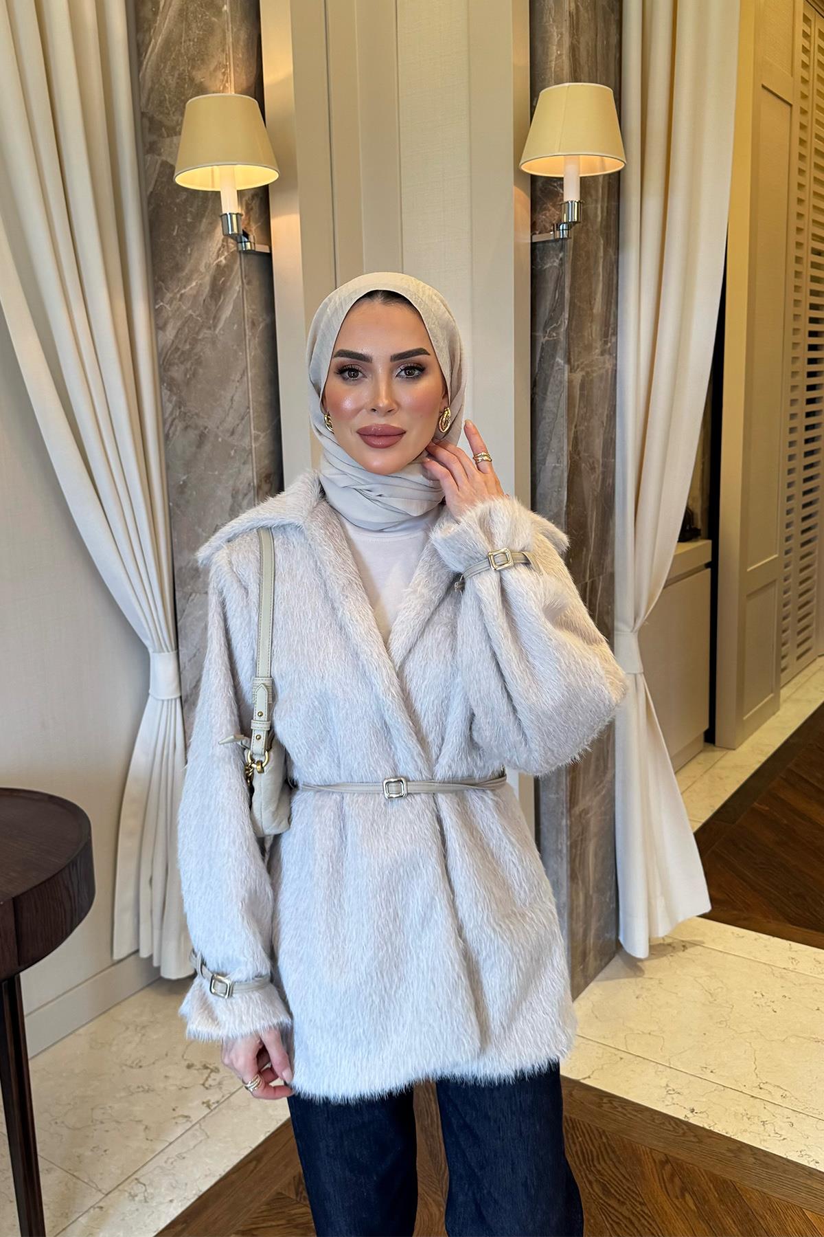 Astarlı Kürk Ceket Krem