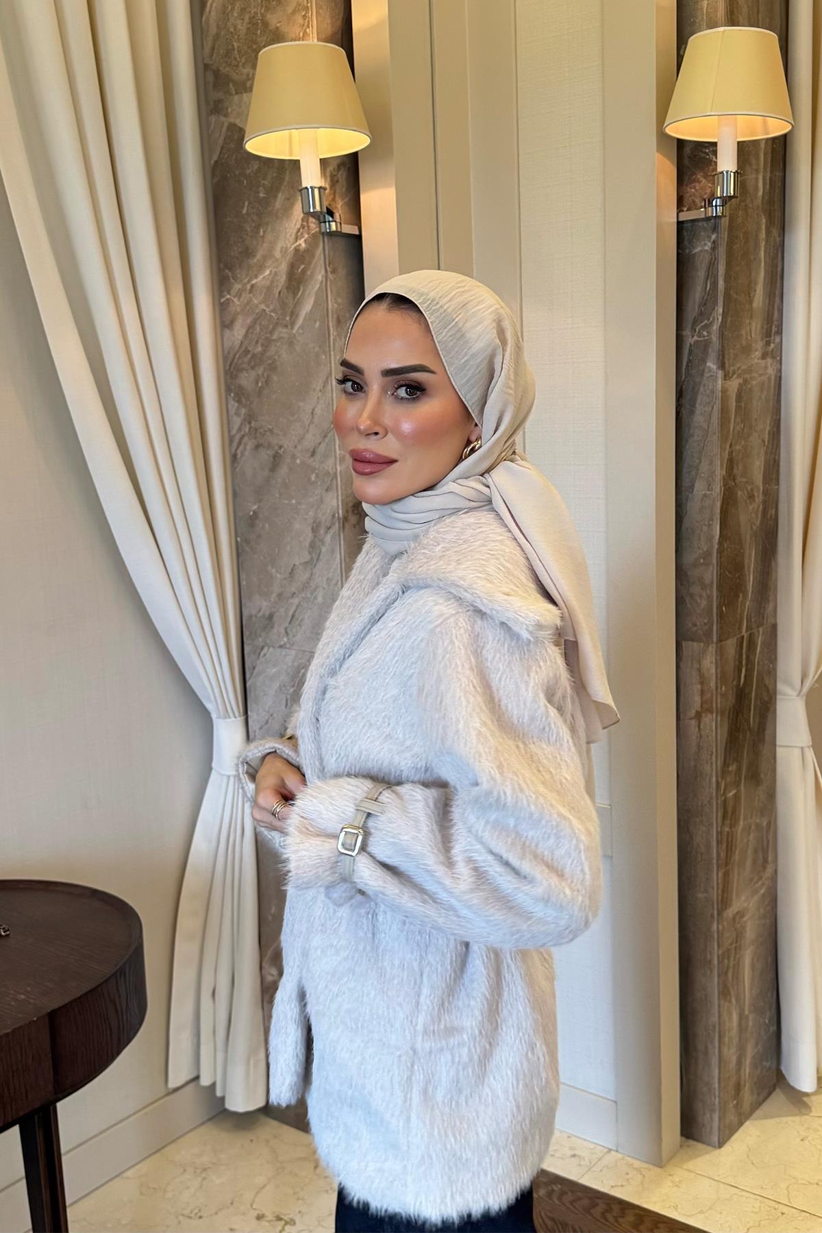 Astarlı Kürk Ceket Krem